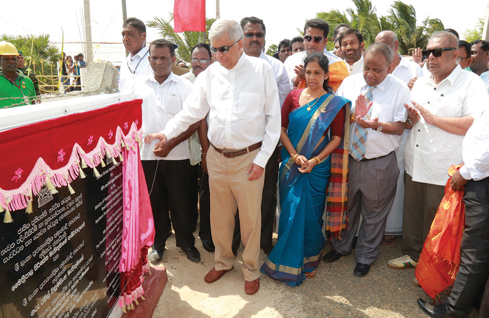 උතුරු නැගෙනහිර නිවාස 10000 ව්‍යාපෘතිය : අගමැති අතින් ඇරඹේ !