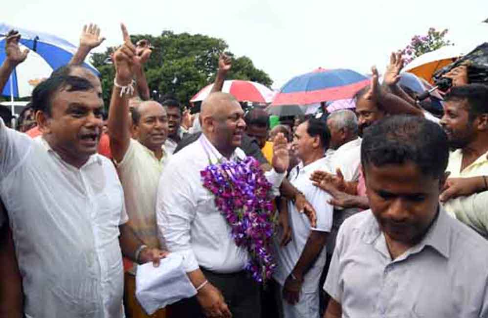 අවෛරයේ සටන මාතරින් ඇරඹේ !