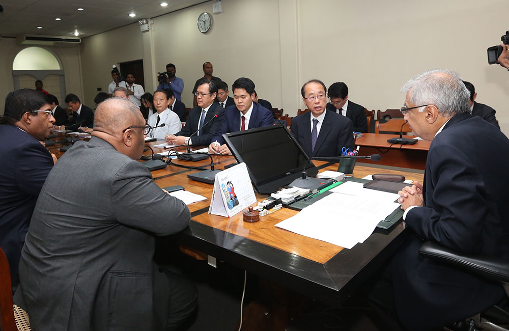 ඉහළ පෙළේ ජපන් නියෝජිතයන් - අගමැති රනිල් හමුවෙයි : මහනුවර ගැන තීන්දුවක් !