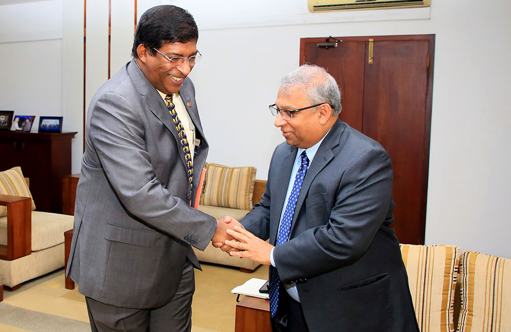 ශ්‍රී ලංකාව විදුලිබලයෙන් ස්වයංපෝෂිත කිරීමට ඇමති රවීගේ උත්සාහය ඇගයීමට ලක්වෙයි !