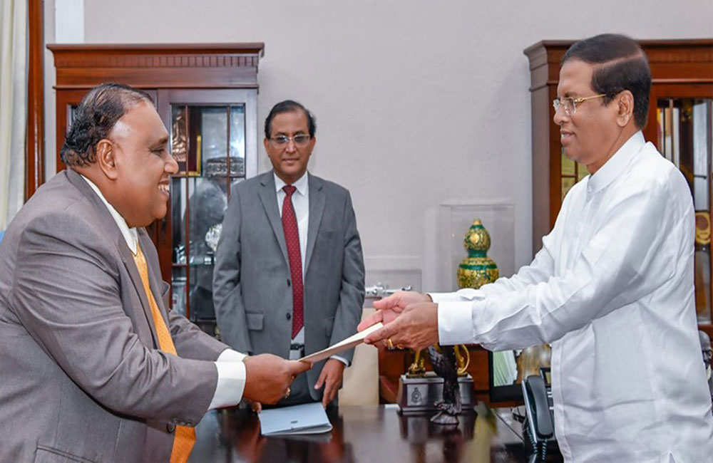 හිස්බුල්ලාගේ ආණ්ඩුකාර පුටුව දකුණේ ෂාන් ට !