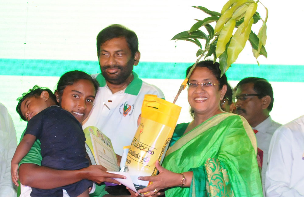 බත් පැකට් - අරක්කු වෙනුවෙන් දුප්පතාගේ ආත්ම ගෞරවය අහිමිවූ යුගය අවසන් - තලතා