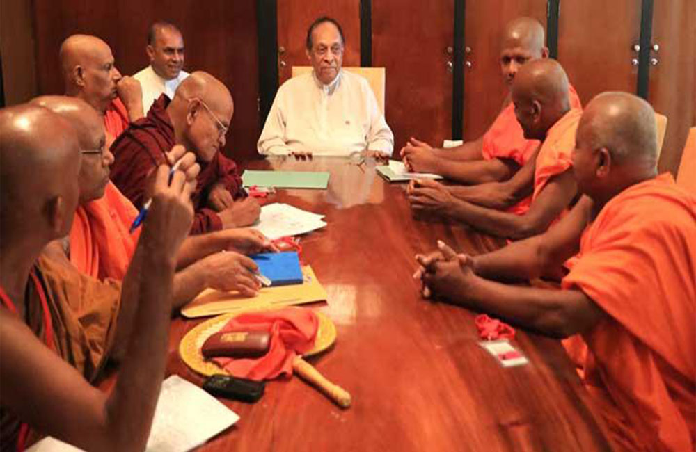 තේරීම් කාරක සභාව අඛණ්ඩව ඉදිරියට ගෙනයන්න : ත්‍රෛනිකායික භික්ෂුන්ගෙන් ඉල්ලීමක් !