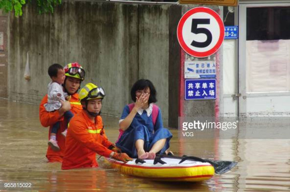 චීනයට ගංවතුර : 10ක් මරුට