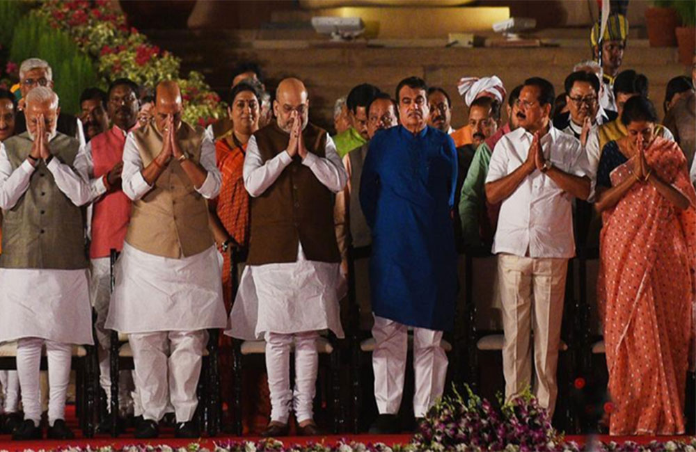 මෝදි කැබිනට් මණ්ඩලය පත්කරයි !