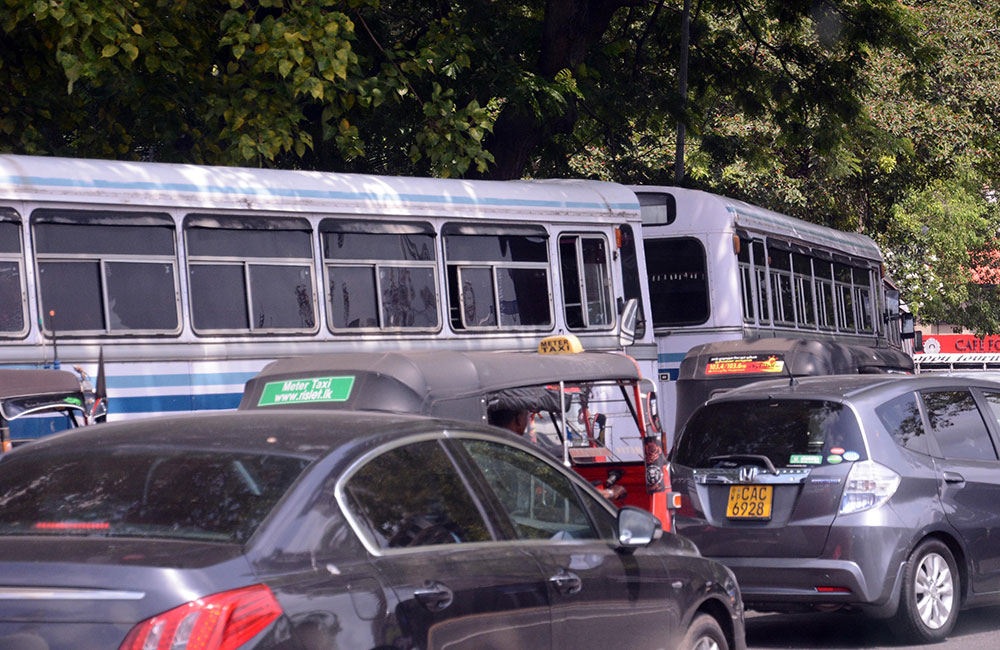 ජනාධිපති පුතාගේ විවාහය අද : කොළඹල් ට්‍රැෆික් - ආරක්ෂාවට ජල ප්‍රහාරක රථ !