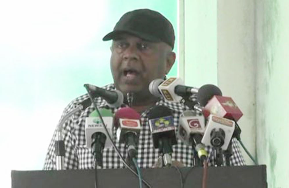 සමහරුන් උත්සාහ කරන්නේ සිංහල මුස්ලීම් යුද්ධයක් ඇති කරන්න : ඇමති මංගල අනතුරු හගවයි !