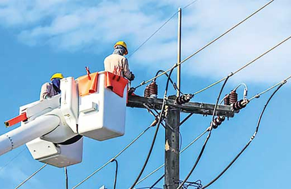 විදුලි ඉංජිනේරු ඉල්ලීම් නීති විරෝධීයි : පාරිභෝගික සංගමය ඇමති රවීට ලියයි !