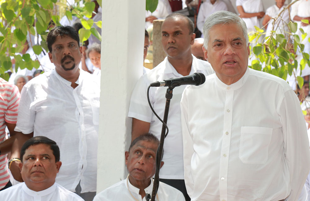 මෙරට ශිෂ්ටාචාරය ගොඩනැගුණේ ථෙරවාදී බුදු දහම මතයි - අගමැති රනිල්