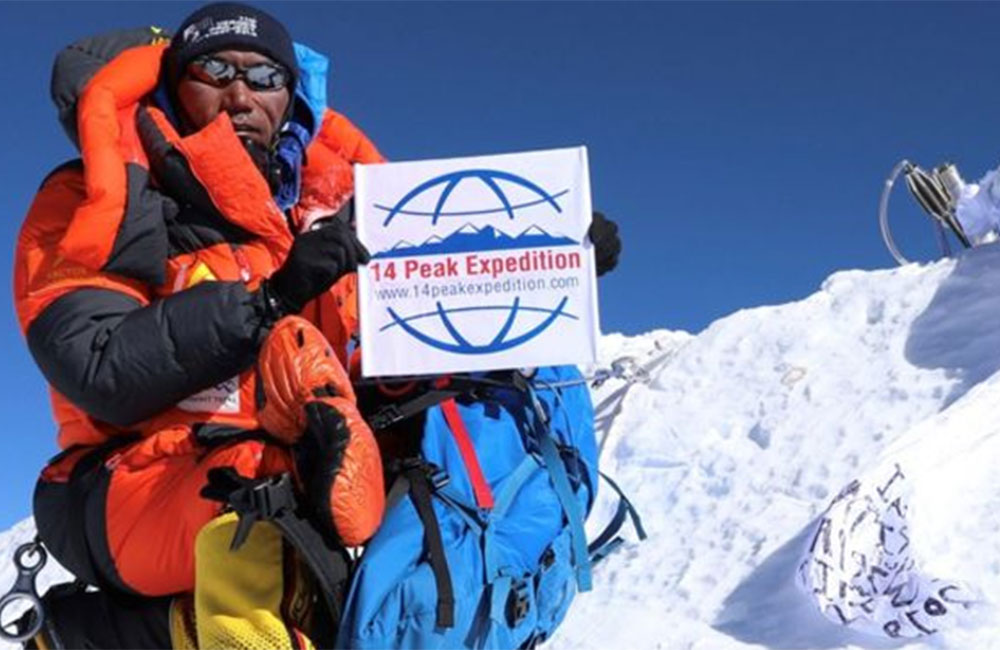 පනස් හැවිරිදි කැමී රිටා 24 වෙනි වරටත් එවරස්ට් තරණය කරයි