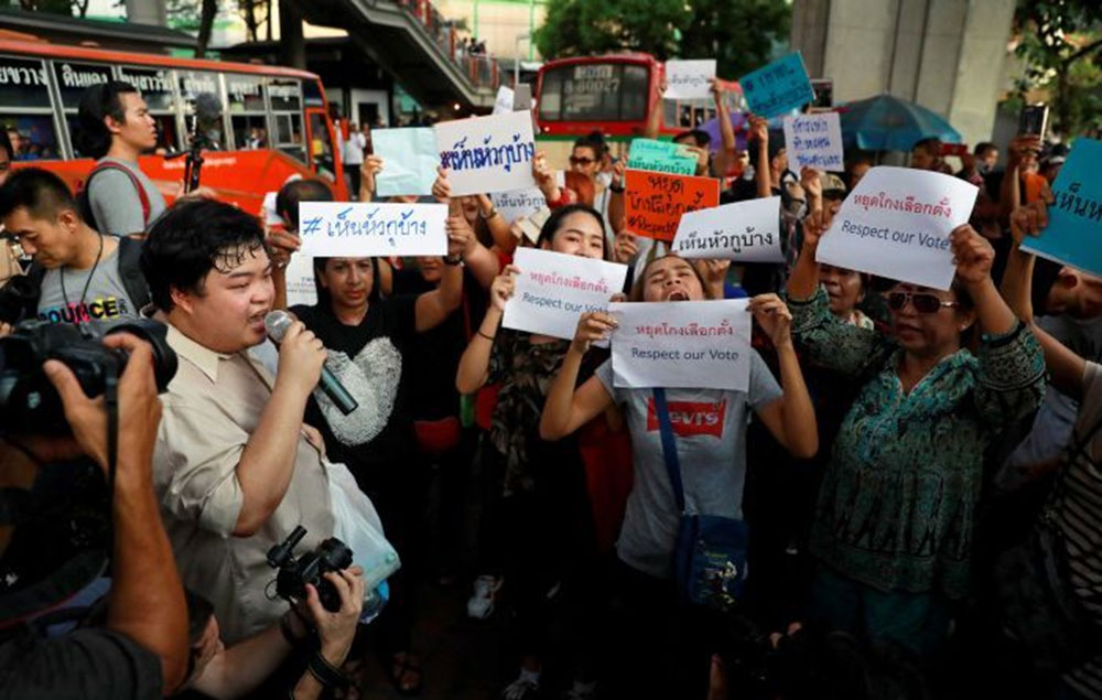 තායිලන්ත මැතිවරණයෙන් සිනවත‍්‍රා ගොඩ යන ලකුණු