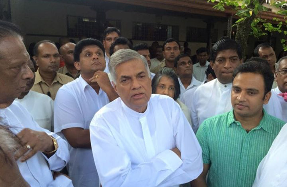 රනිල් යළිත් විපක්ෂ නායක : සජිත් දිවියන් රකින්න යයි !