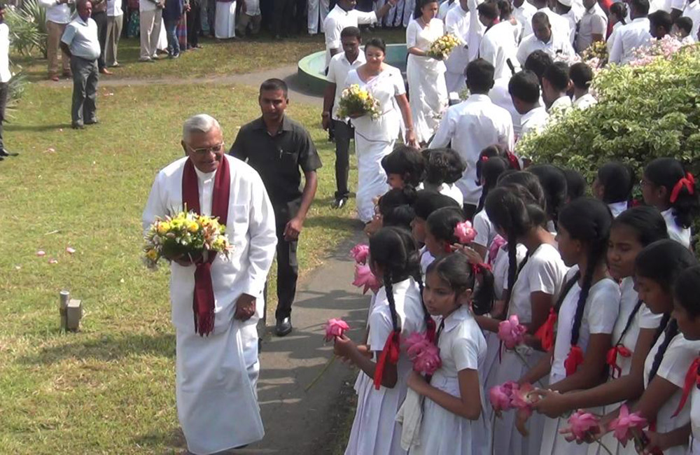 පොහොට්ටුවේ කැම්පේන්වලට පාසල් සිසුන් යොදාගෙන !