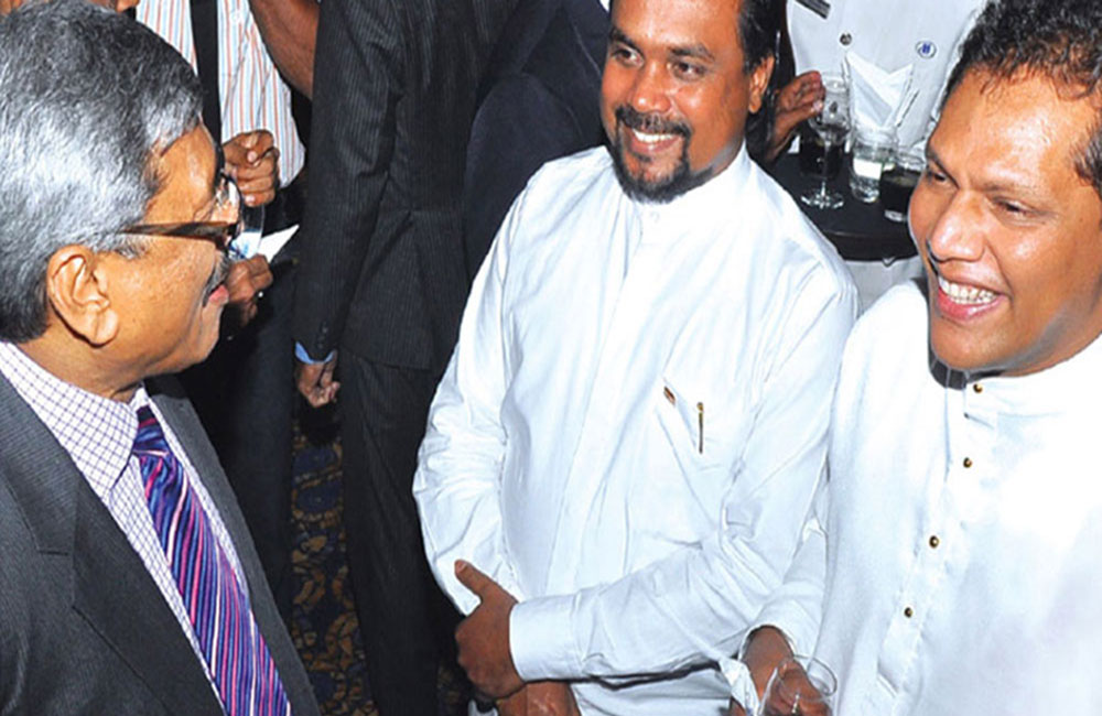 ''ඔය දෙන්නට 'හූ' කියවන්න මම ඉඩතියන්නේ නැහැ - ගෝඨාබයගෙන් දයාසිරිට සහතිකයක්!