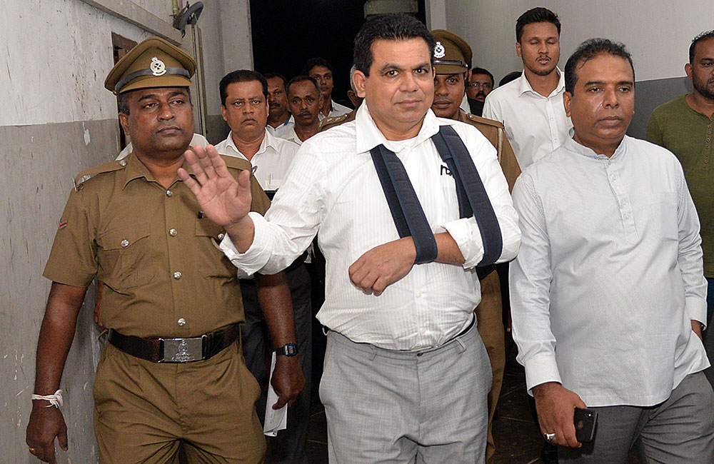 ඇවන්ගාඩ් නිශ්ශංක අත්අඩංගුවට !