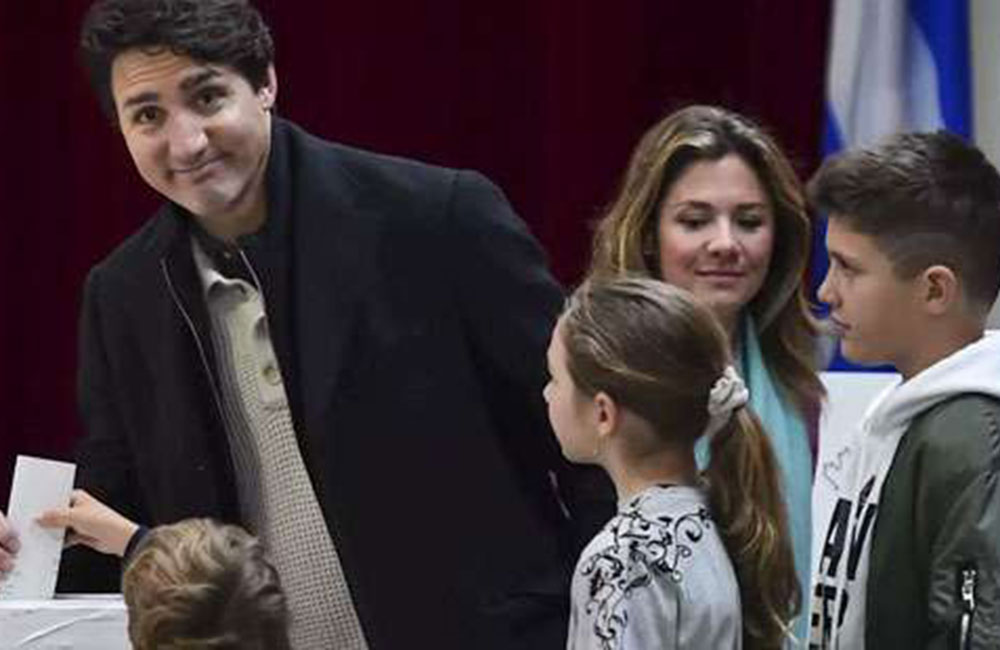 කැනඩාවේ ටෲඩෝ සිය අගමැති තනතුර රැක ගනී