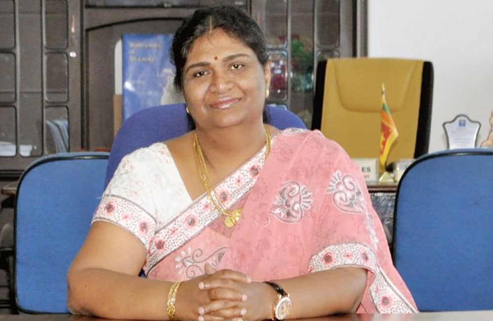 රේගු අධ්‍යක්ෂ ජනරාල්වරිය ඉවත් කිරීමේ පුවත සාවද්‍යයි !