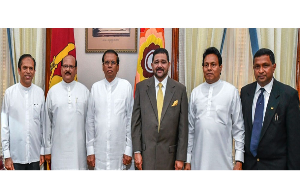 නව ආණ්ඩුකාරවරුන් 05ක් දිවුරයි : ශාන්ත බණ්ඩාර පාර්ලිමේන්තු එයි !