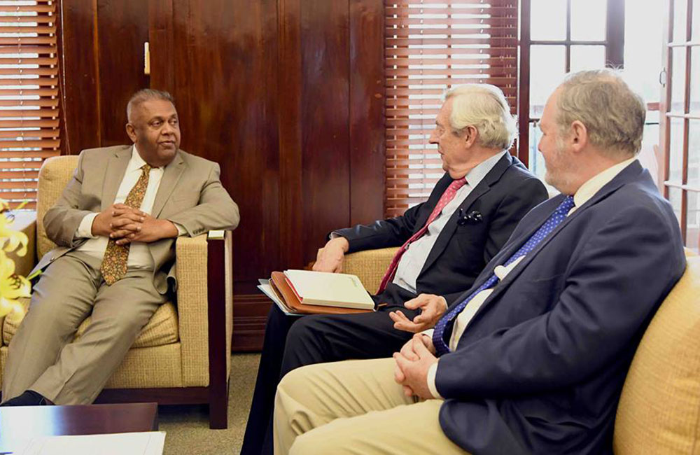 යුරෝපා පාර්ලිමේන්තු මන්ත්‍රීවරුන් මුදල් ඇමති හමුවෙයි !