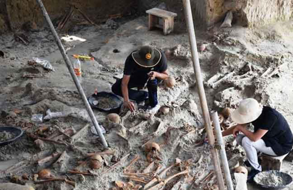 මන්නාරම් සමූහ මිණීවලෙන් : දැනට සිරුරු 300ක් හමුවෙලා !