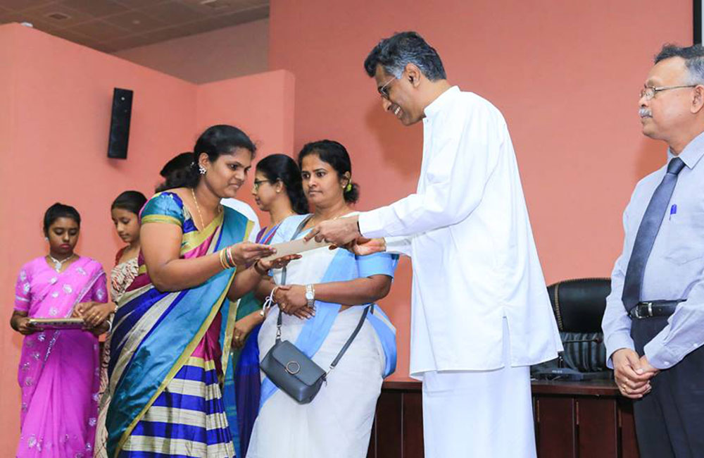 රට ෆෙඩරල් කරන්න ඉඩදෙන්නේ නෑ - පාඨලී