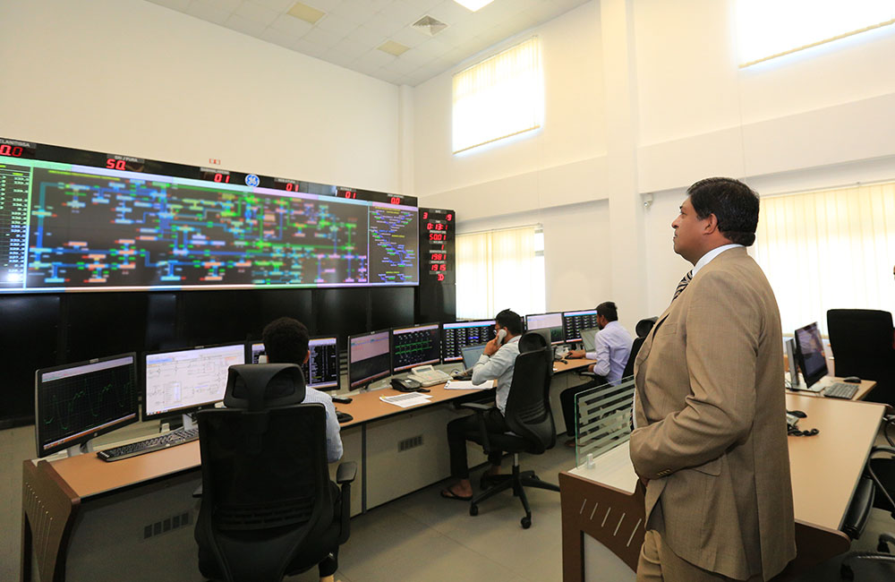 බිල්ලෝ මවන්න එපා : හදිසි විදුලිය මිලදි ගැනීමක් අවශ්‍ය නැහැ - රවී