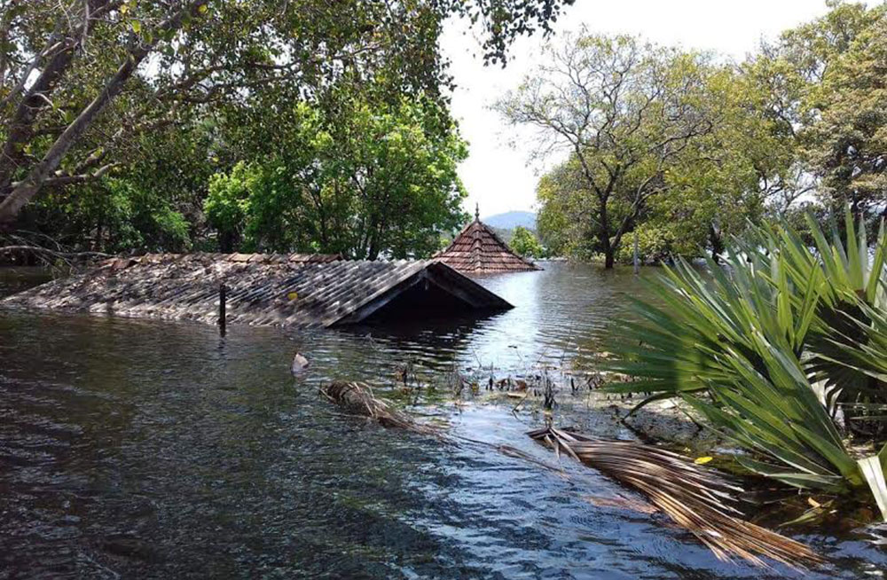වතුරට යට කළ යාන් ඔය ජීවිත !