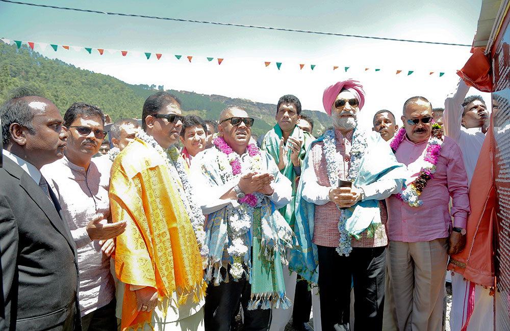 බගත් සිං පුරම්හිදී : පලනි දිගාම්බරම්ට මංගලගෙන් සහතිකයක් !