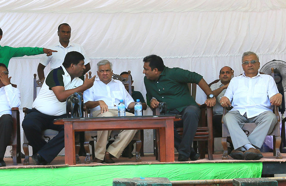 බොරු කතා අනවශ්‍යයි : වැඩ අවශ්‍යයි - ඇමති රවී