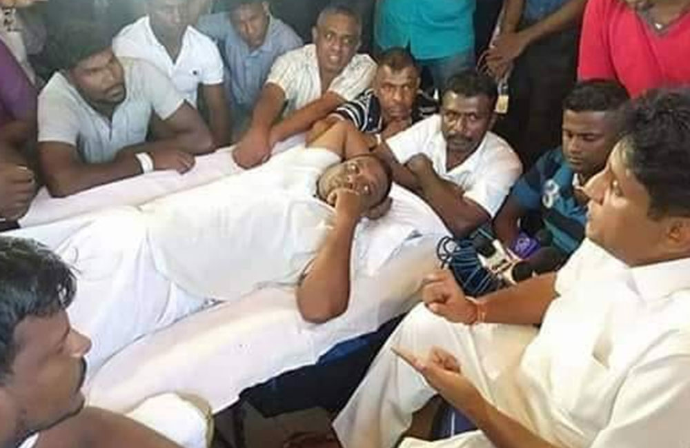 ඉපලෝගම නිවාස ගෝඨා විකුණු හැටි සිහිපත් වෙයි : ආබාධිත හමුදා උපවාසය අවසන් !