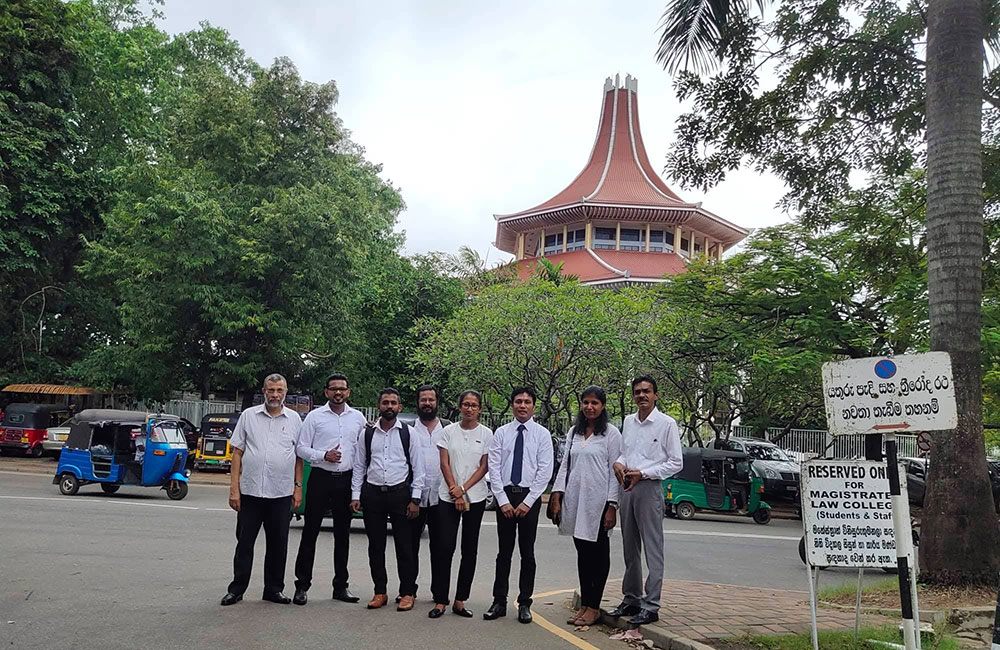 රාජපක්ෂ රෙජීමය රාජ්‍ය ද්‍රෝහීන් කළ : මාධ්‍යවේදීන් අටදෙනා නිදහස් !