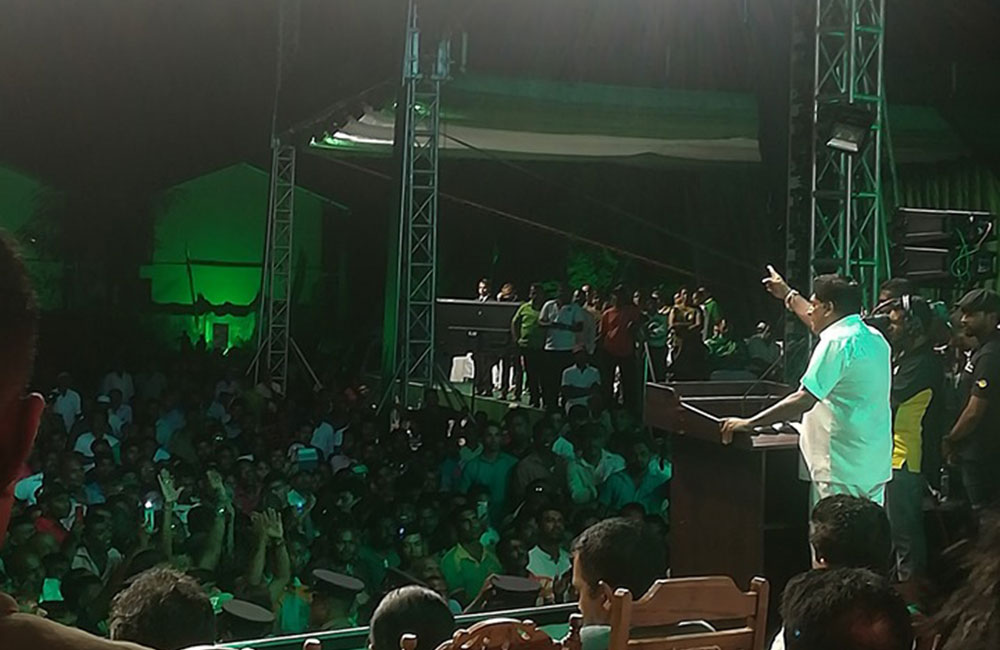 මගේ අත්වල ලේ නෑ - සජිත්