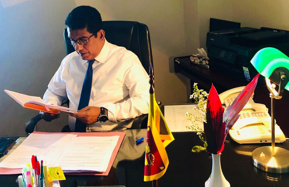 9 වන පාර්ලිමේන්තුවේ සභානායක ජොනී : කතානායක මහින්ද යාපා