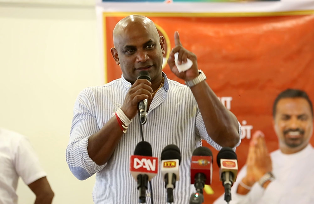 හොඳම නියෝජිතයා තෝරගන්න : සිංහලද දෙමළද බලන්න එපා - මුරලිගේ මල්ලිගේ වේදිකාවේ සිට සනත් කියයි !