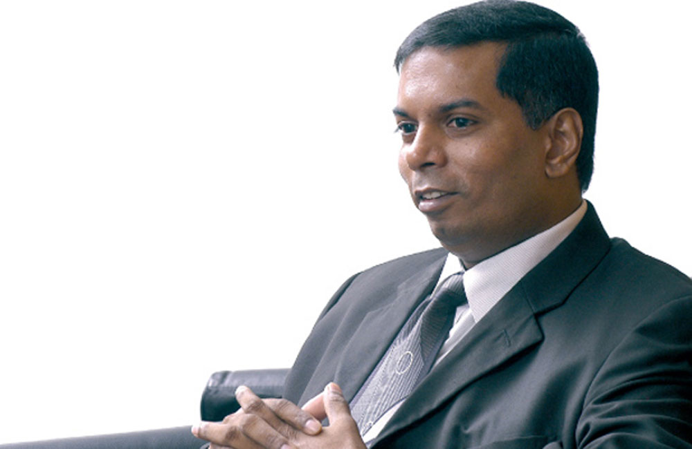 සීනි ප්‍රශ්නය සීමාව ඉක්මවා යයි : සභාපති දොට්ට දමයි !