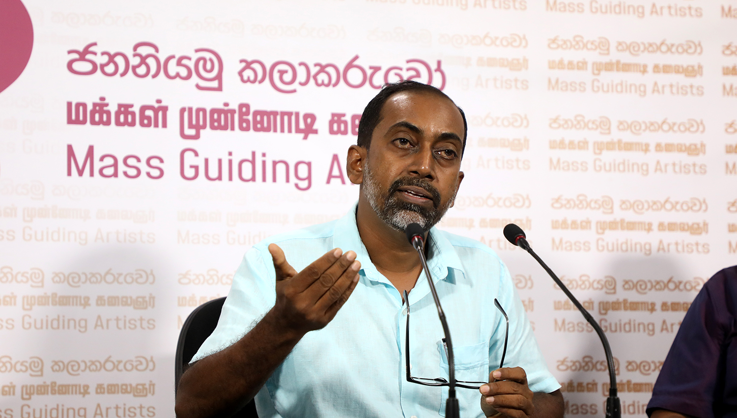 Hiniduma Sunil Senevi 1