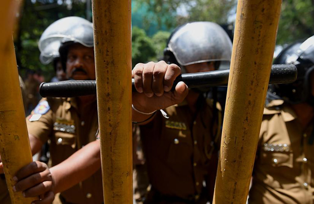 ජිනීවා එකඟතා කුණු කූඩයට : ප්‍රතිත්‍රස්ත පනත ඉවත්කර ගනියි !