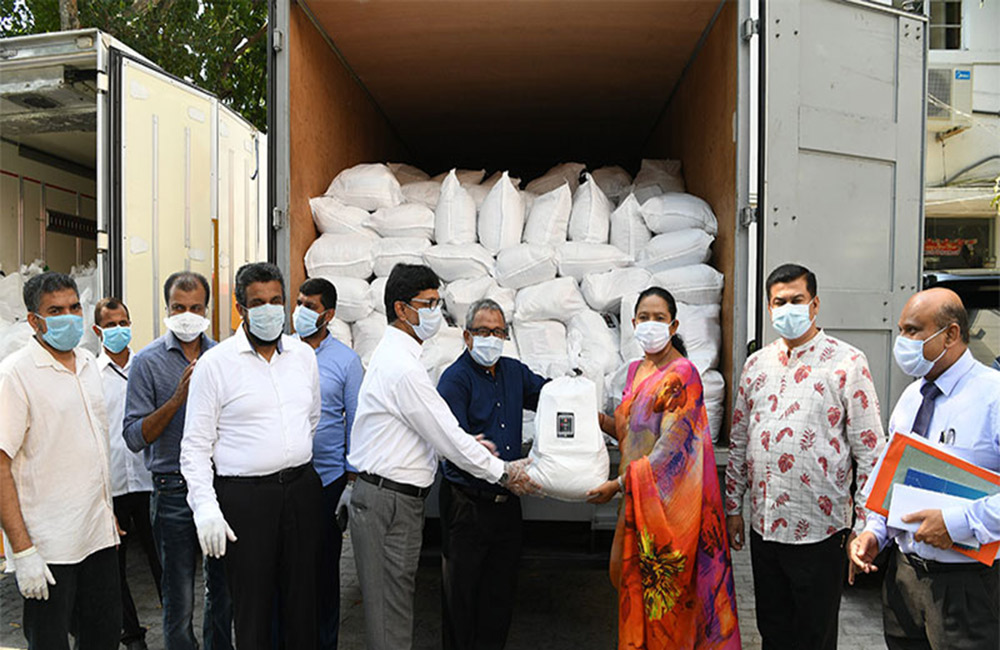 මුස්ලිම් සිවිල් සමාජයෙන් : IDH රෝහලේ කාර්ය මණ්ඩලයට අවුරුදු තෑගි !