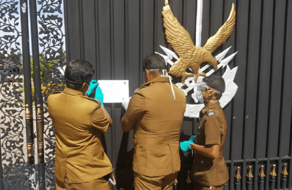 කොවිඩ් 19 නිසා සීදූවේ හමුදා කඳවුරක්ම වහයි : සියළු දෙනා නිරෝධායනයට !