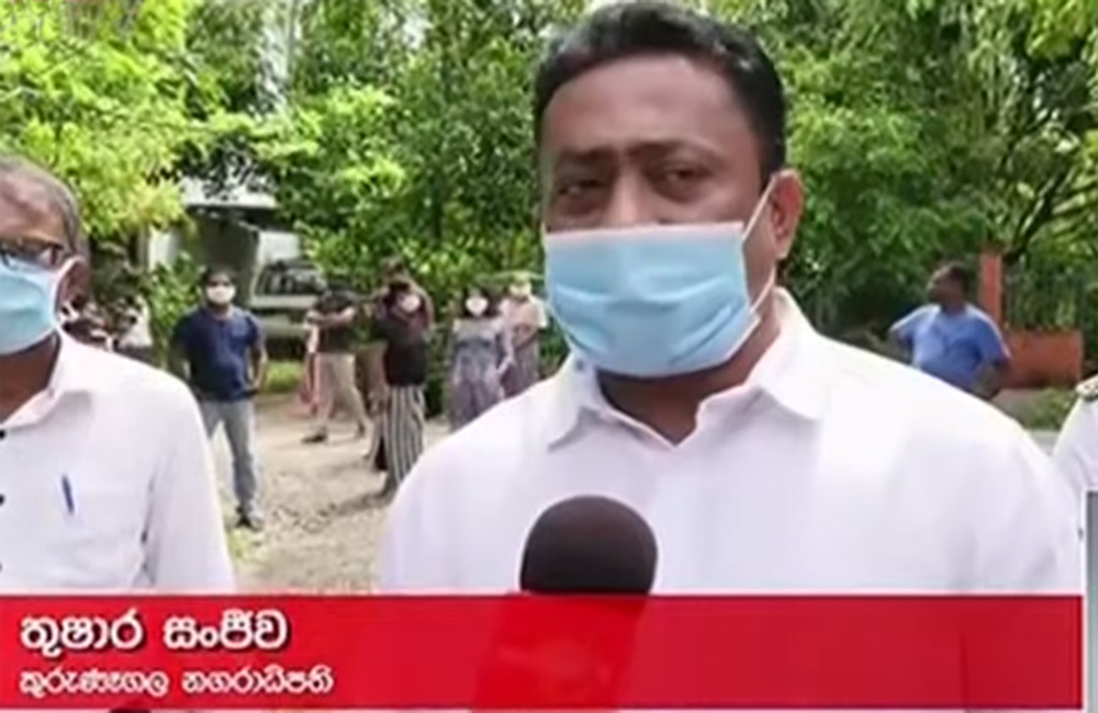 කුරුණෑගල නගරාධිපති : වෛද්‍යවරුන් නේවාසික නිවසින් දොට්ට දාන උත්සාහයක !