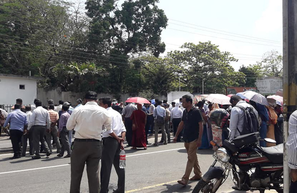 ගුරු – විදුහල්පති ලෙඩ වීමෙන් පාසල් කටයුතු අඩාල වෙයි