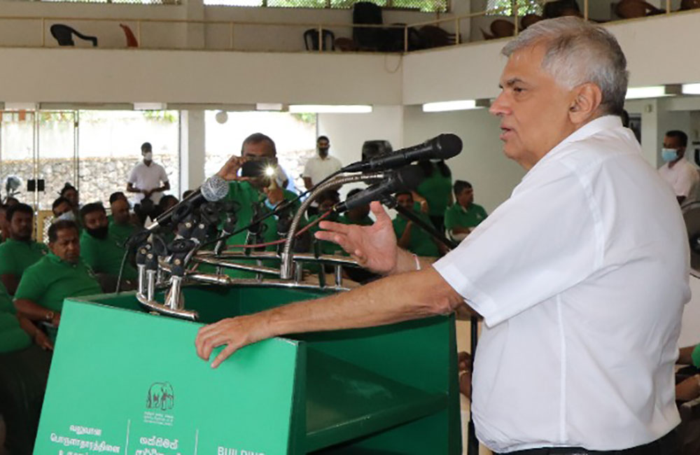 කොරෝනා මර්දනයට ලැබුණු අධාර වන අය වැය කෝ : රනිල්ගෙන් ආණ්ඩුවට උත්තර නැති ප්‍රශ්නයක් !