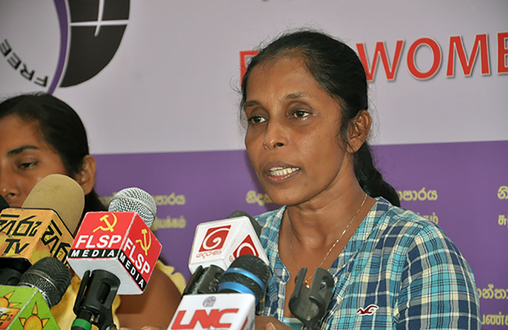 මාස 3ක් වැටුප් නැතිව සිටි ගෘහ සේවිකාවන් ලංකාවට ගේන්න 120000ක ගුවන්  බිලක් !