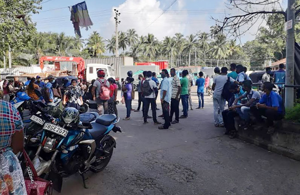 කොරෝනා ඇඳිරියෙන් මෑන් පවර් කම්කරු ජීවිත කළුවරේ!