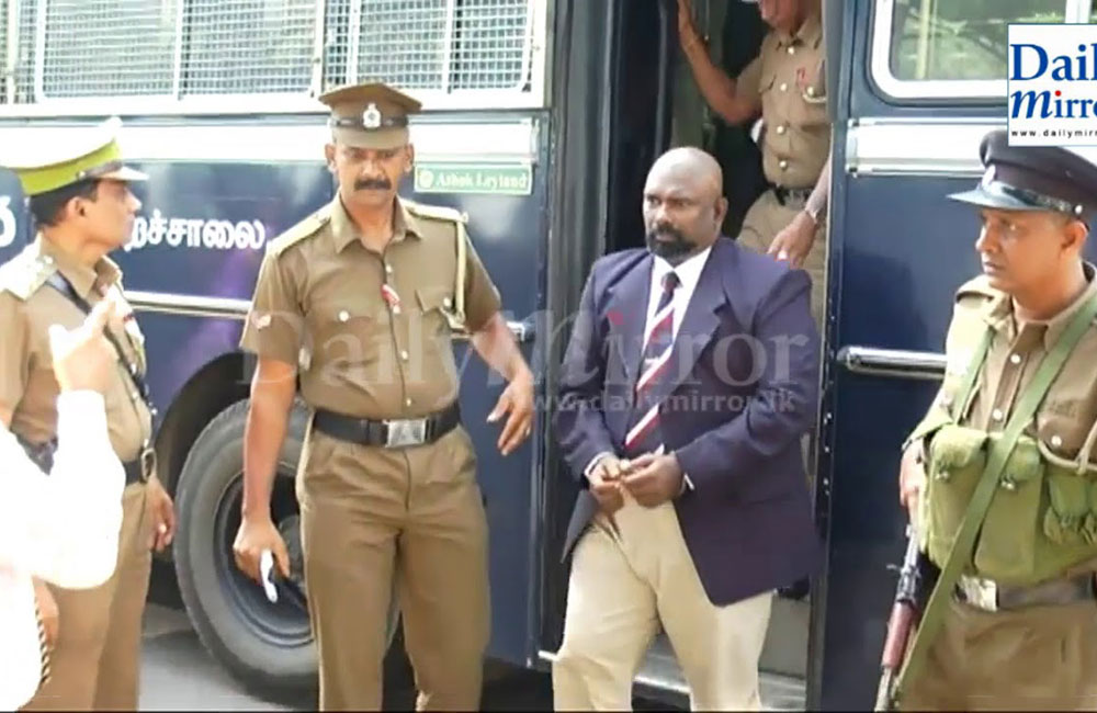 වැලිකඩ ඝාතනය : නීතියේ සීමාව පැන්නොත් ආයෙත් හිරේ : විත්තිකරුවන්ට අවවාද !