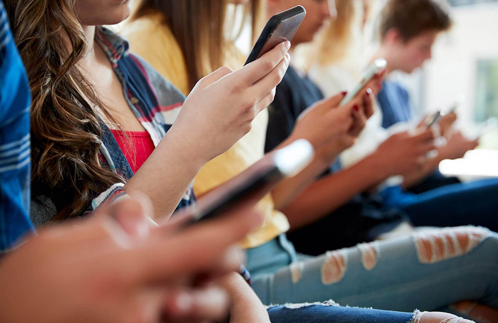 ජනතාවට සහනයක් ලබා දෙන ලෙස දුරකථන සමාගම්වලට උපදෙස්