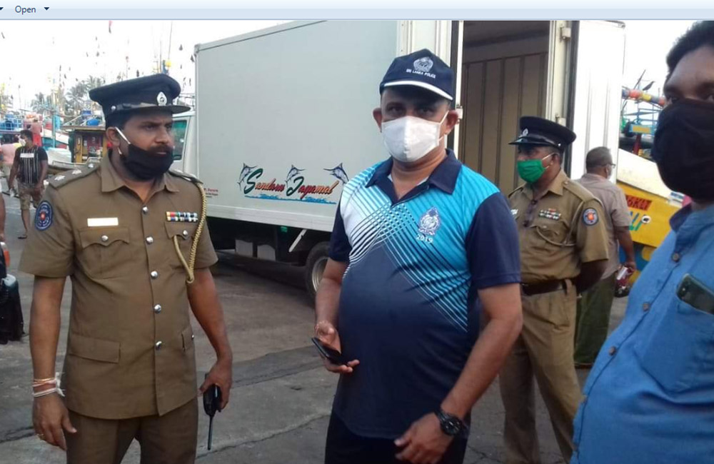 ඇඳිරි නීතිය අකුරටම : ඒත් බේරුවලින් ලංකාවටම මාළුත් !