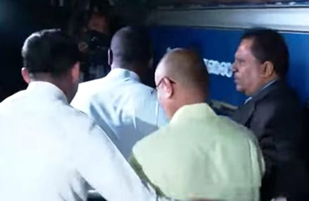 කොරෝනා අස්සේ : උදයංග ජාතික රෝහලේ ! 