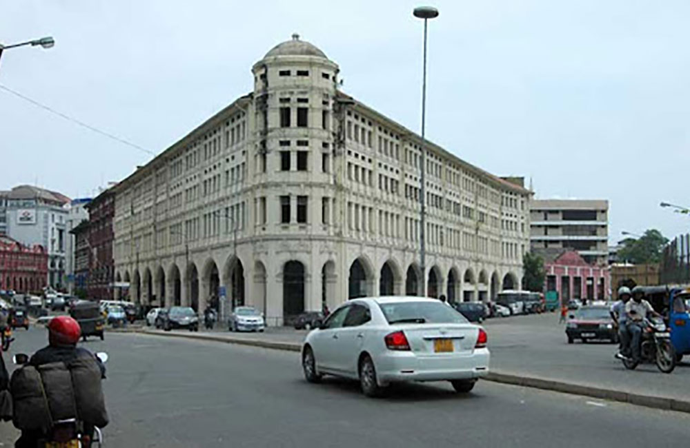 ගෆූර් ගොඩනැගිල්ලෙත් කොවිඩ් : රෝගීන් ඉහළට :ජුනි මුල ඇඳිරි නීති ක්‍රමවේදය මෙන්න !