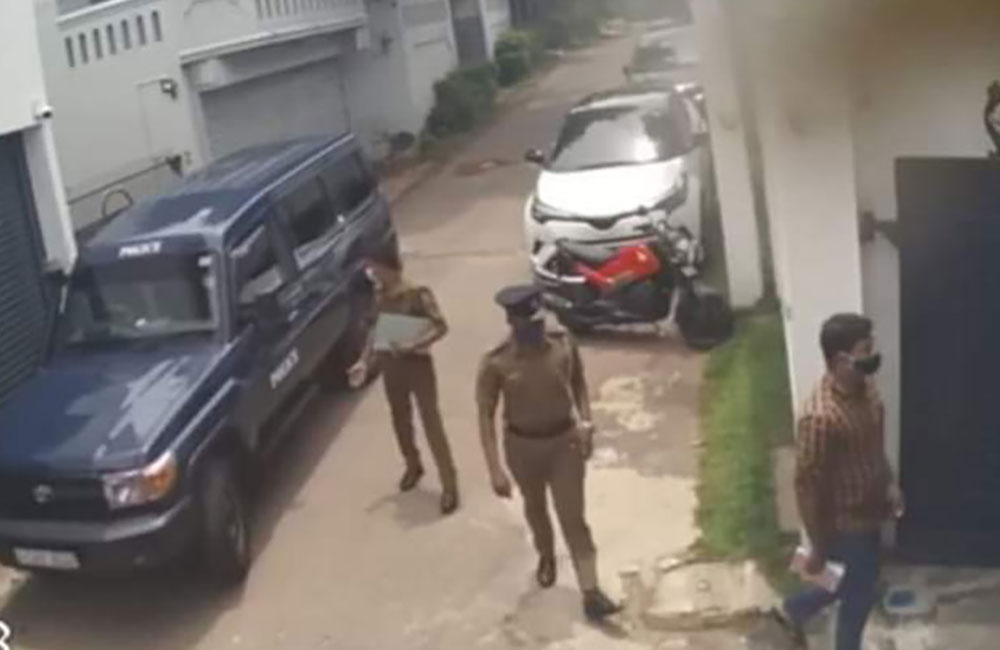 කාවින්දට ගහපු මඩේ දුරදිග යයි : ජනාධිපතිත් මැදිහත් වෙයි : පොලිසිය ඉරාජ්ගේ ගෙදරට !